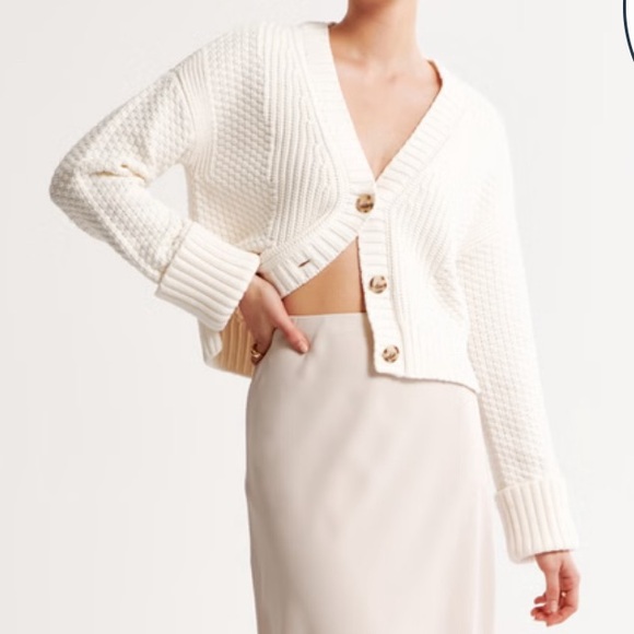 Abercrombie & Fitch Cotton Blend seed stitch cardigan, Navy, size small! - Picture 3 of 3